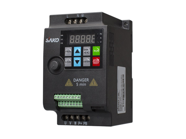 輕載矢量變頻器SKI780